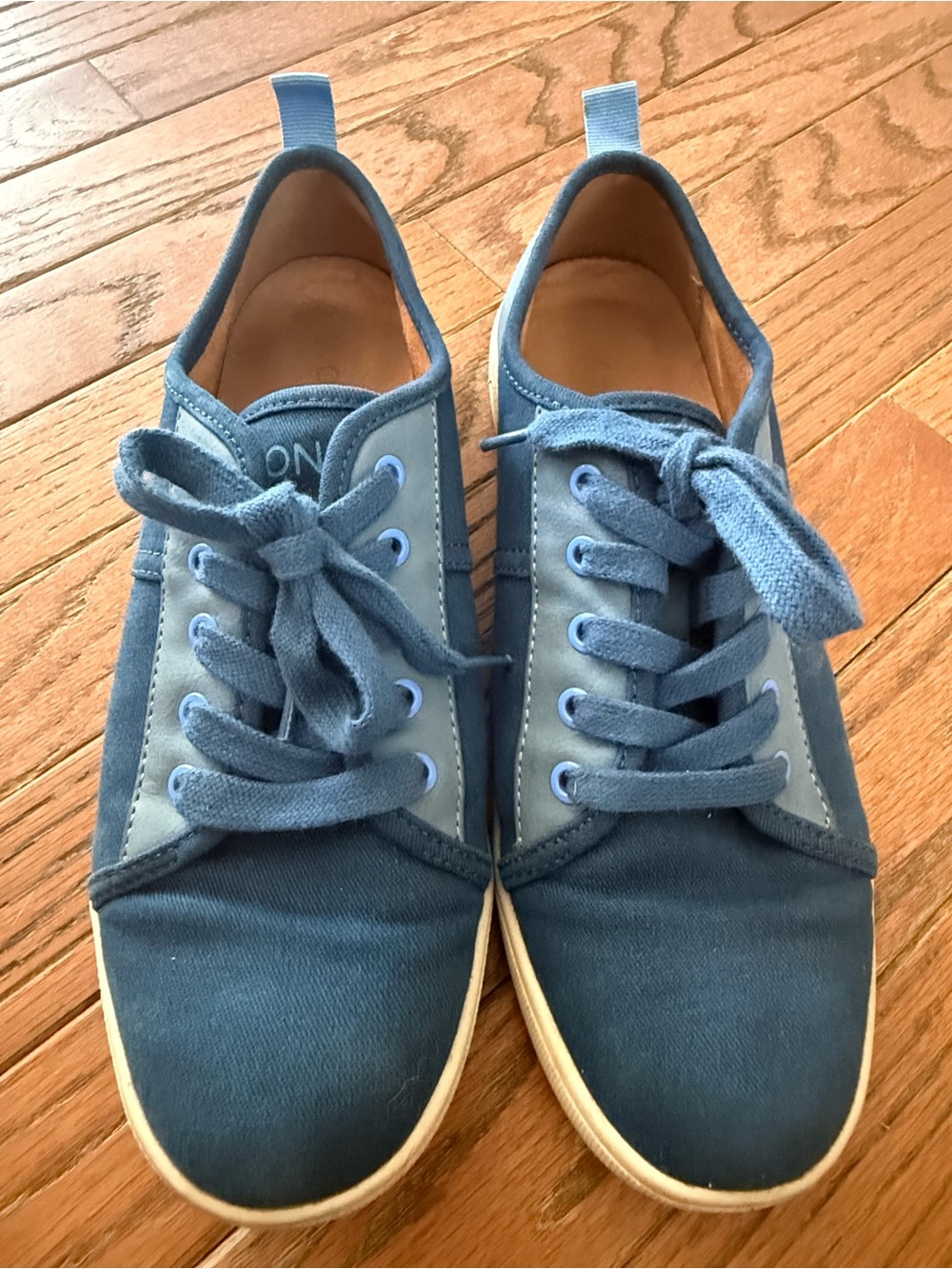 Vionic Women's Blue Canvas Lace-Up Sneakers